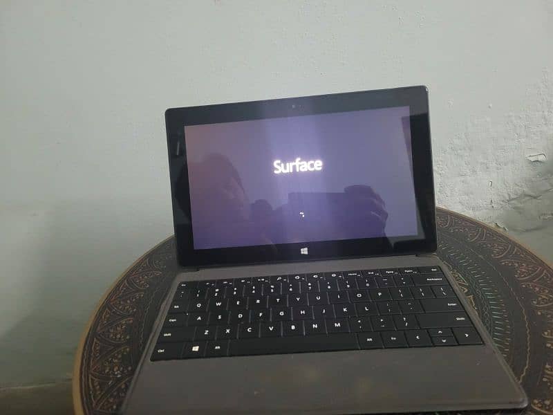 Microsoft Surface 2 in 1 - win 10 - 32 Gb - 2 GB 0