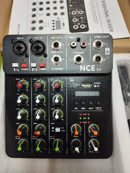 Audio Mixer V4 Box Packed 2