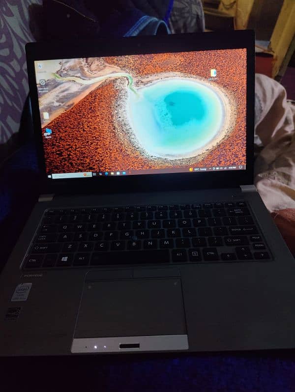 Toshiba z 30 c / core i 5  4 th gen laptop 8/128 8