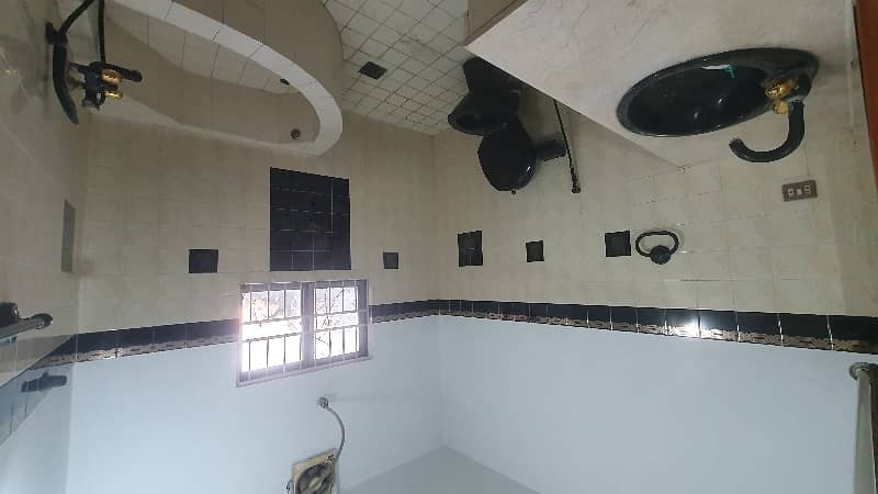 Fazlia Shahjamal 6 Marla 3. bed house For Sale Hotest Location of Fazlia Colony 9