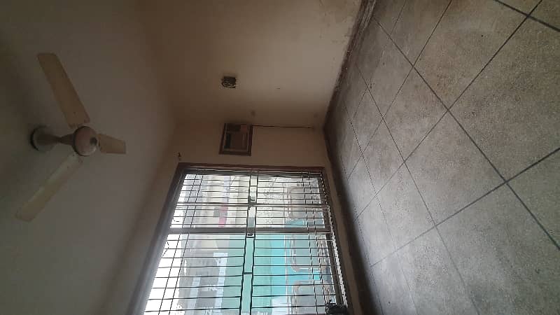 Fazlia Shahjamal 6 Marla 3. bed house For Sale Hotest Location of Fazlia Colony 15