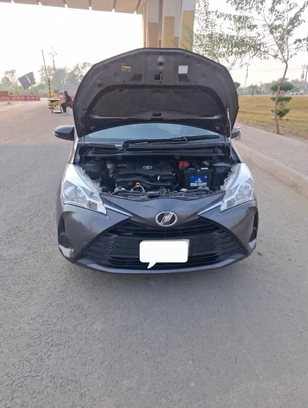 Toyota Vitz 2017 13