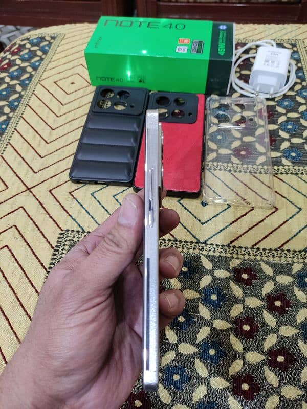 infinix not 40 in very good condition 4