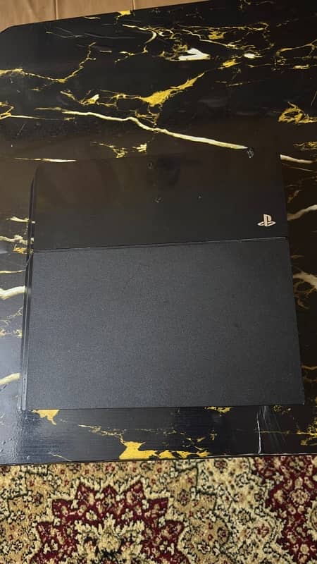 PS4(FAT),original controller and a free game (DRIVE CLUB) 8