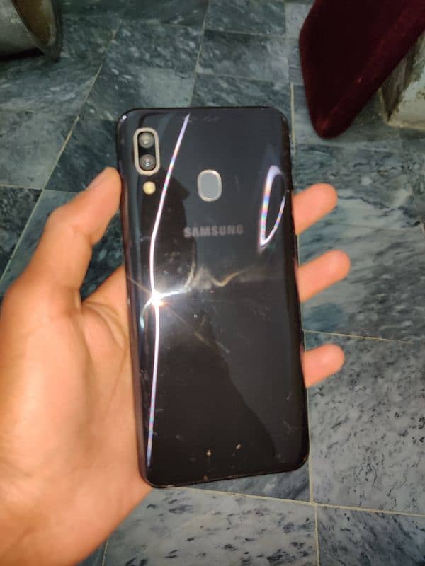 Samsung Galaxy a30 (4-64) 1