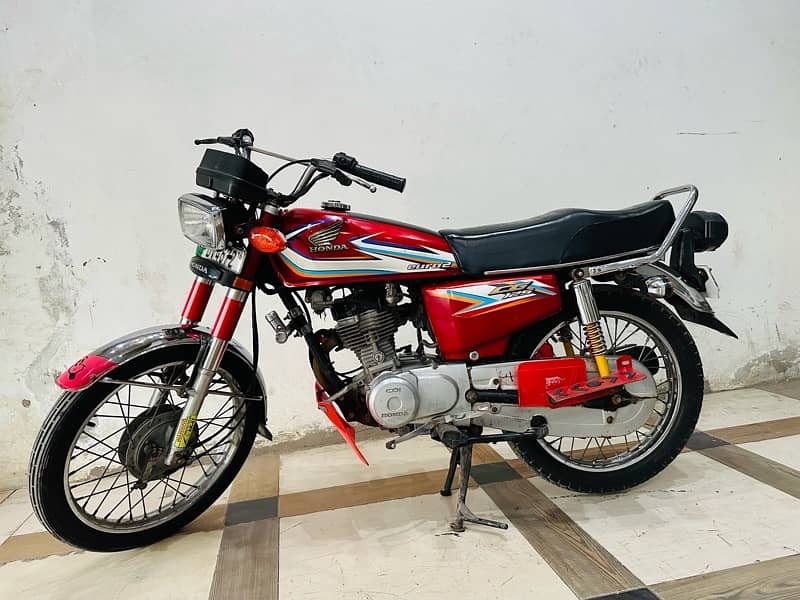 Honda 125 lush condition total janion bike 3