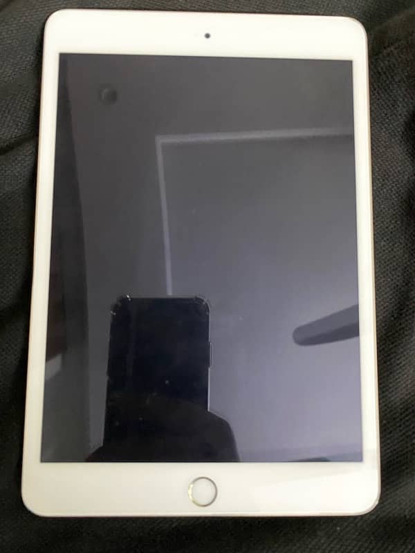 ipad mini 3 with box 5