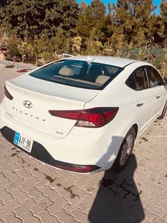 Hyundai Elantra 2021