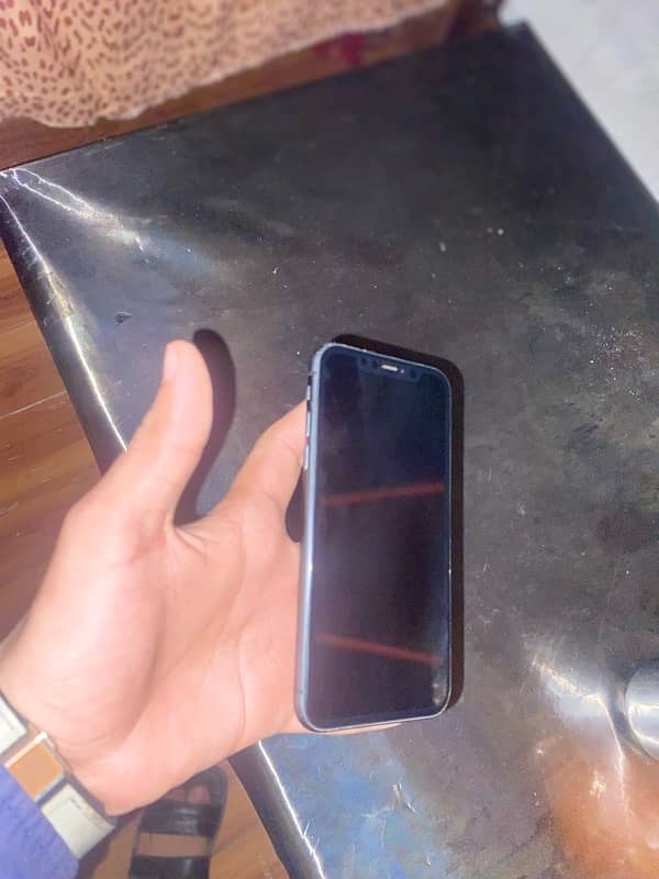 iPhone 11 10 by 8 condition 4