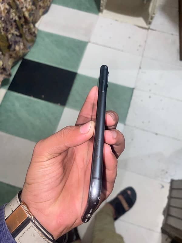 iPhone 11 10 by 8 condition 5