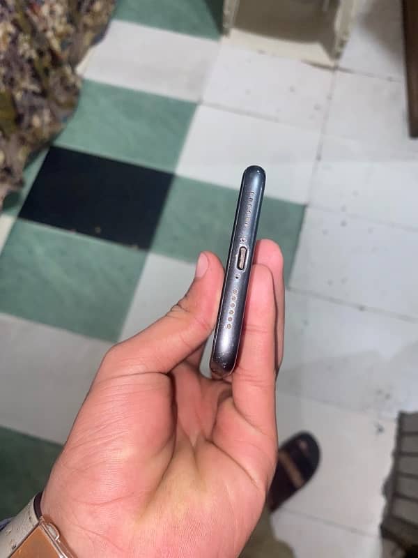 iPhone 11 10 by 8 condition 6