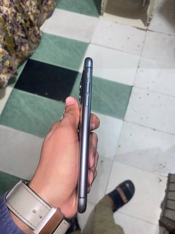 iPhone 11 10 by 8 condition 7