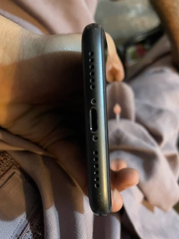 iphone 11 nonpta black colour 128 gb 3