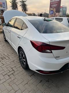 Hyundai Elantra 2023