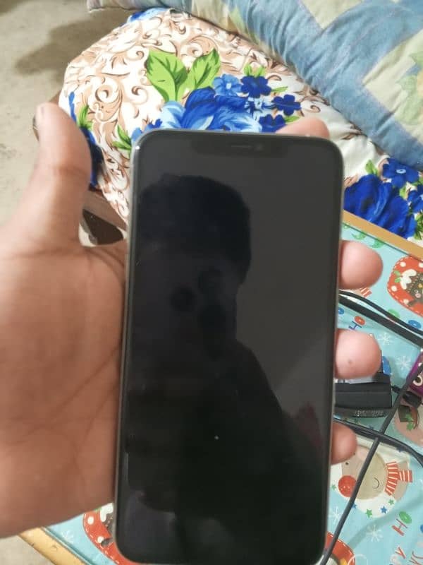 iphone 11 pro max for sale urgent 03284864511 fr Watsp  cl 03138333570 4