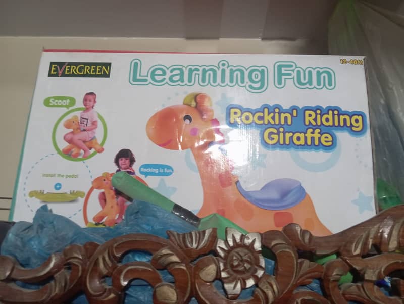 Evergreen Rock in Riding giraffe 0