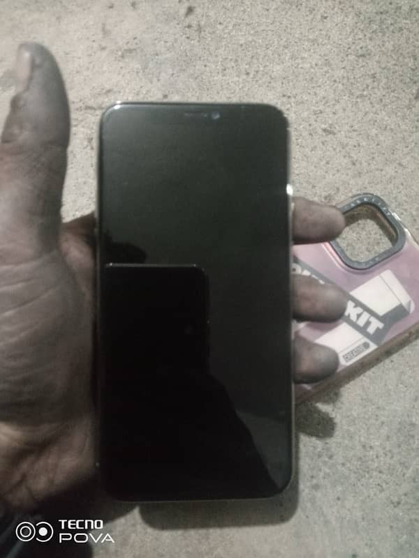 iphone 11pro factory lush condition 3