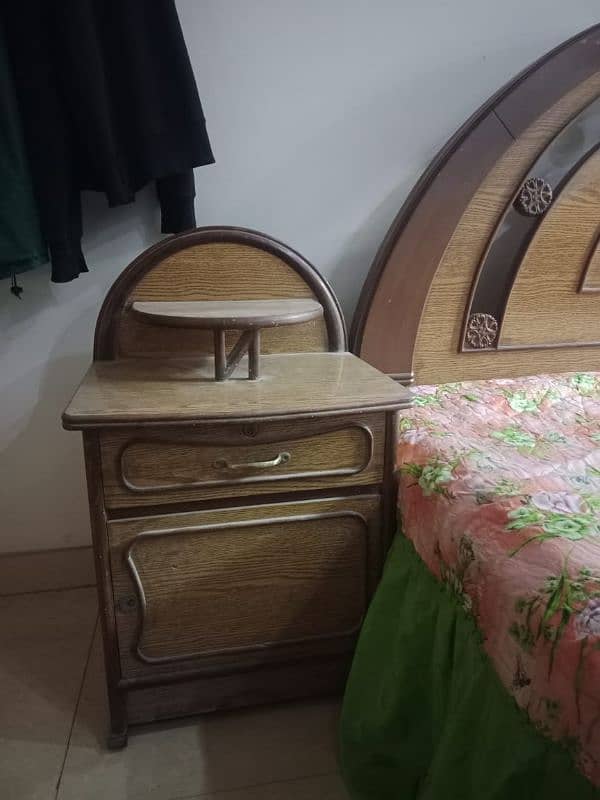 Double Bed with Side Tables, Dressing table And Almari 4