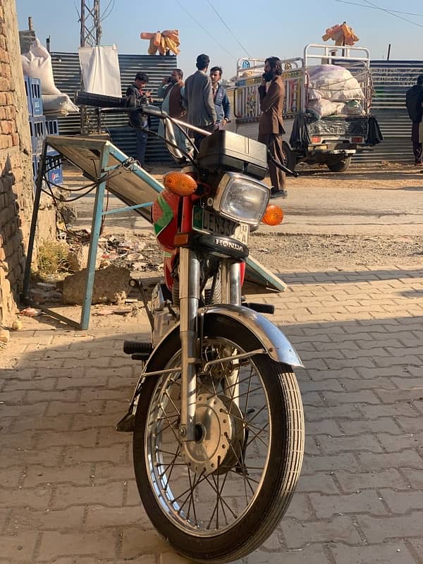 Honda 125, 2013 Model, Good Condition, Lahore number 3