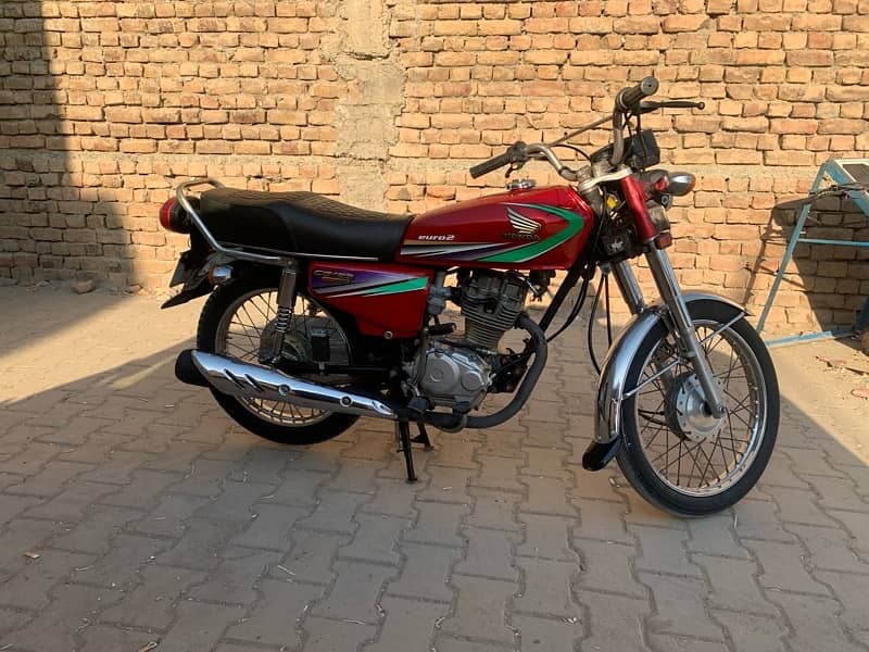 Honda 125, 2013 Model, Good Condition, Lahore number 8