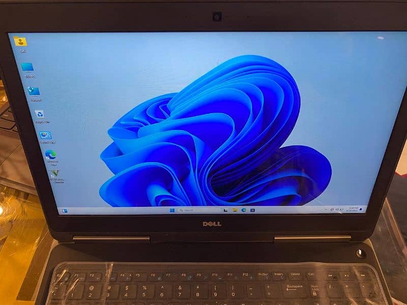 Dell Precision 7520 6