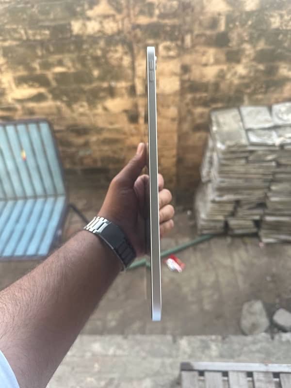 iPad 10th Generation (New) 3