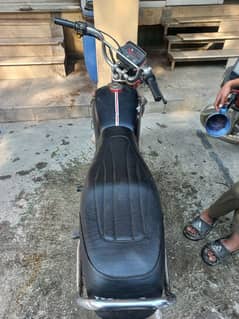 Honda. cd 70 . one hand better condition to buy