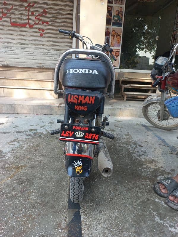 Honda. cd 70 . one hand better condition to buy 1