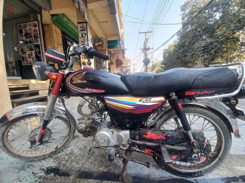 Honda. cd 70 . one hand better condition to buy 5