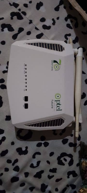 Title: PTCL HG150 UB Wi-Fi Router 1