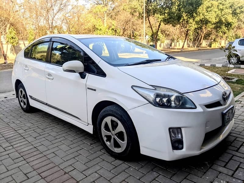 Toyota Prius 2011 1