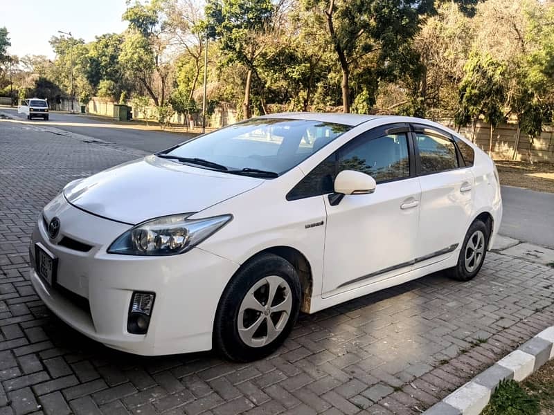 Toyota Prius 2011 3