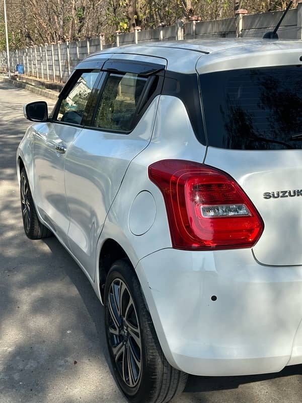 Suzuki Swift 2023 GLX/CVT fully loaded varient 5