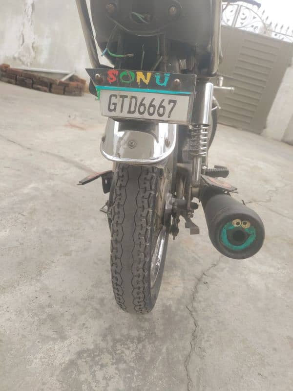 93model total jenion koi kmnhi hony wala koi 125,ybr isko nhi pkr skta 1