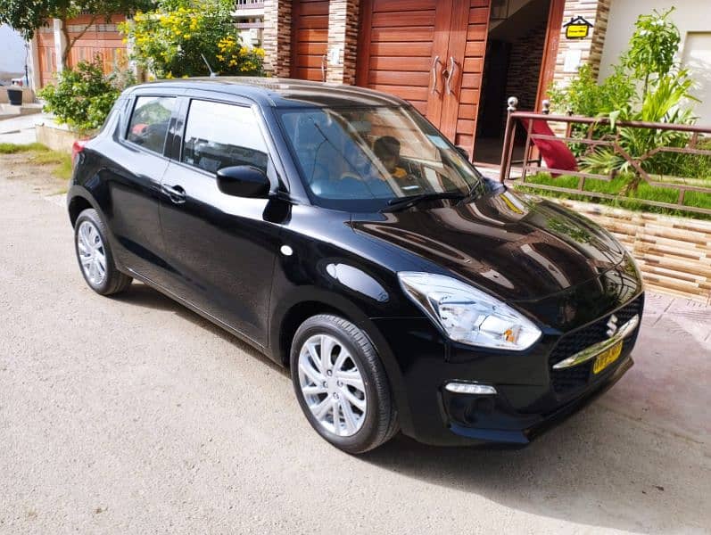 Suzuki Swift 2022 GL CVT Black Beauty 0