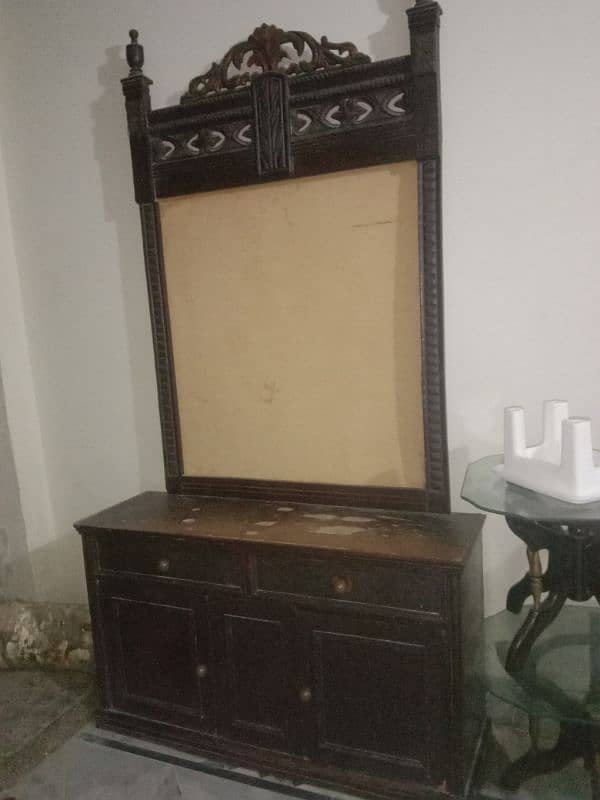 dressing and tables good condition 03333341257 1