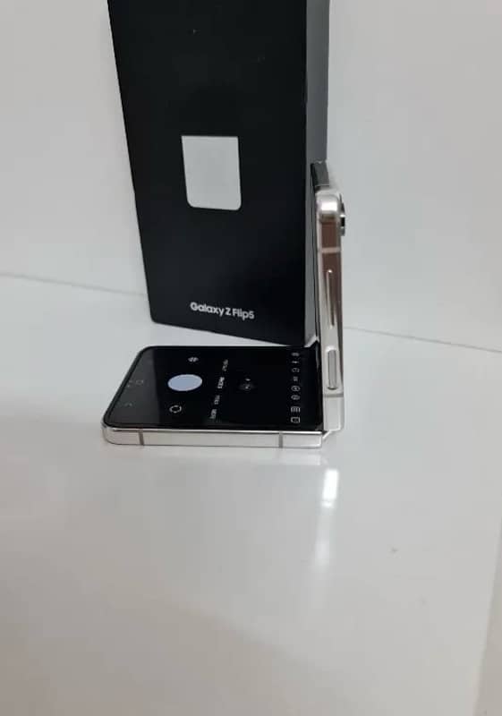 zflip 5 pta approved 256gb with box 1