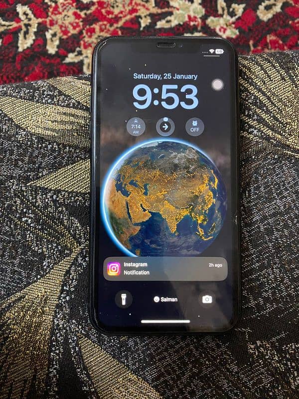 iphone xr genuine condition 0