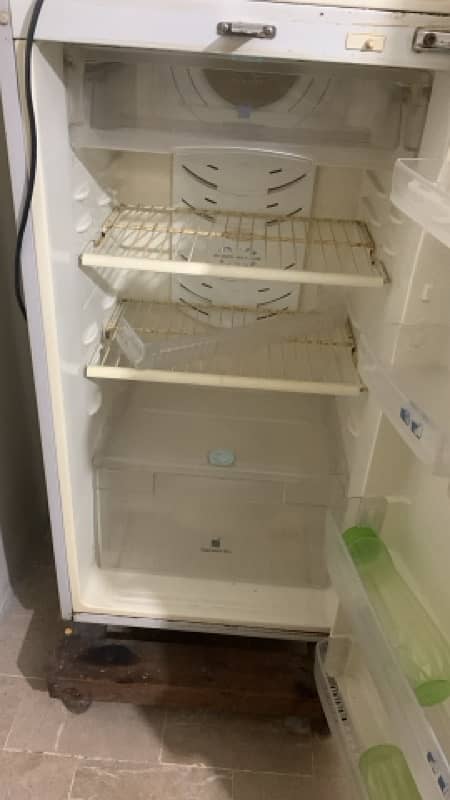 Samsung no frost refrigerator 4