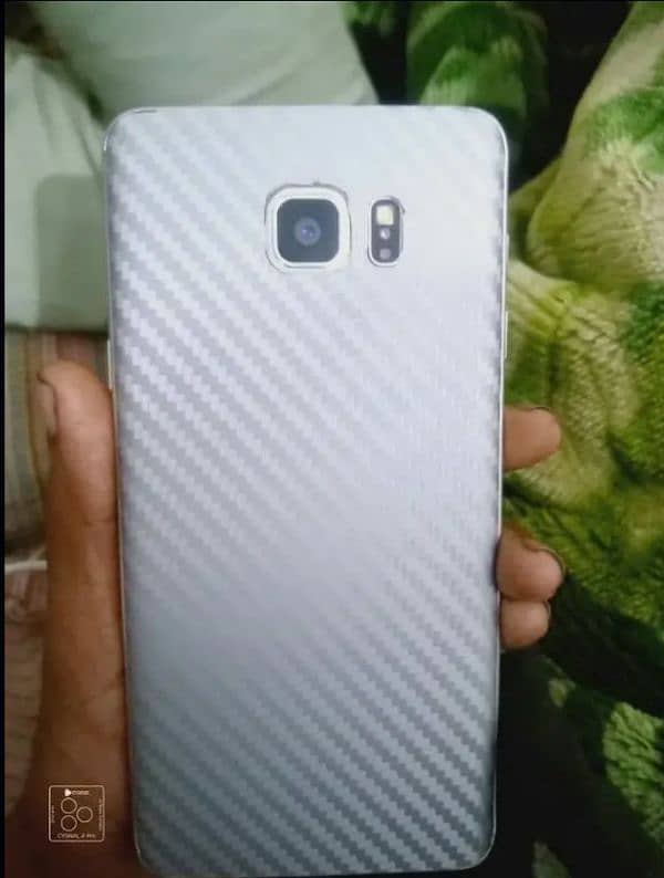 urgent sale moto E4 and Samsung Galaxy note 5 3