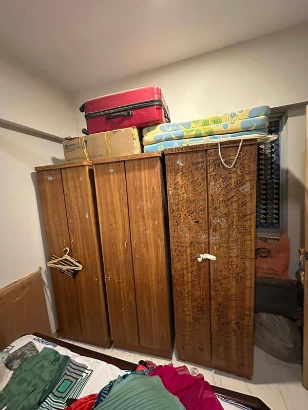 urgent sale 3 pair cupboard 2