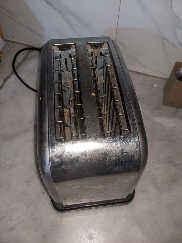 bast bread toaster 1