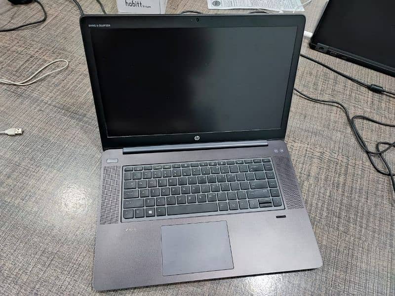 HP ZBook Studio G3 (i7 6th-Gen 16/512 SSD, 4gb NVIDIA) 1