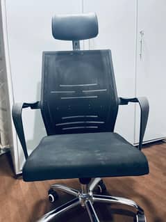 Revolving Office Chair 9/10 Condition