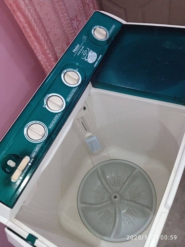 Haier washing machine twin tub model number HWM120BS 10