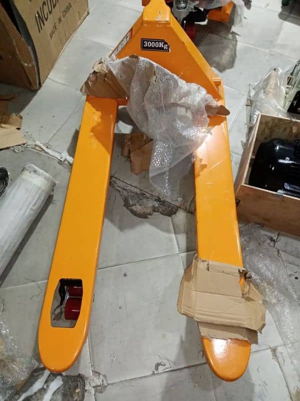 Hand pallet Truck 3Ton/5Ton Available in Stock 1