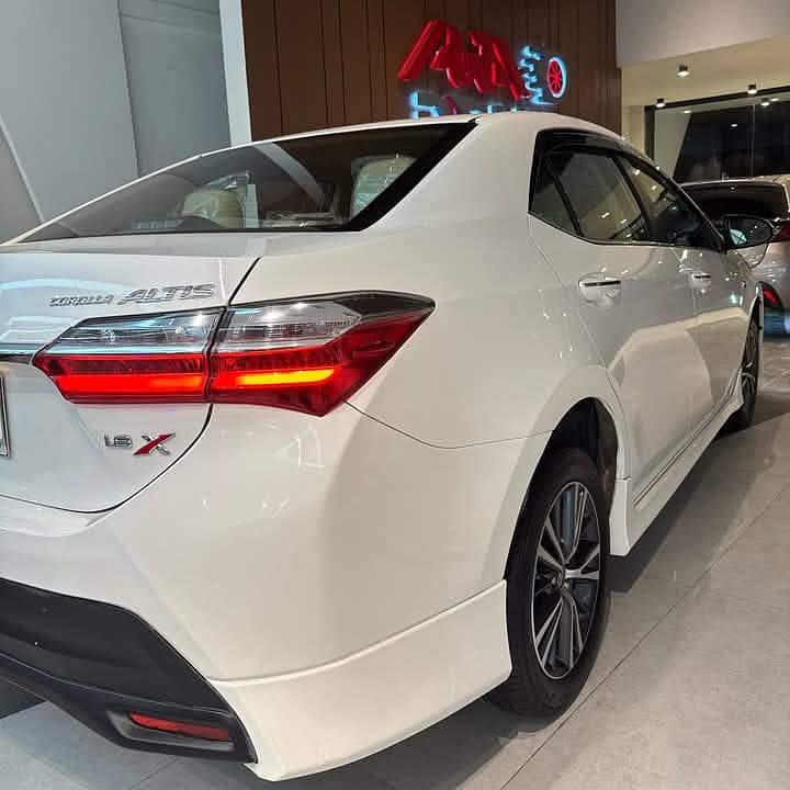 Toyota Altis Grande 2022 5