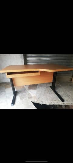 Workstation/Computer tables