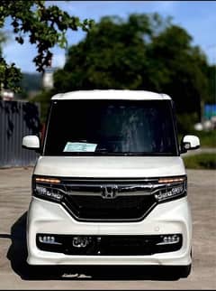 Honda N Box Custom Pearl White