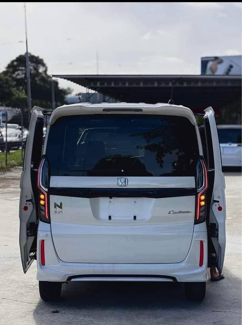 Honda N Box Custom Pearl White 1